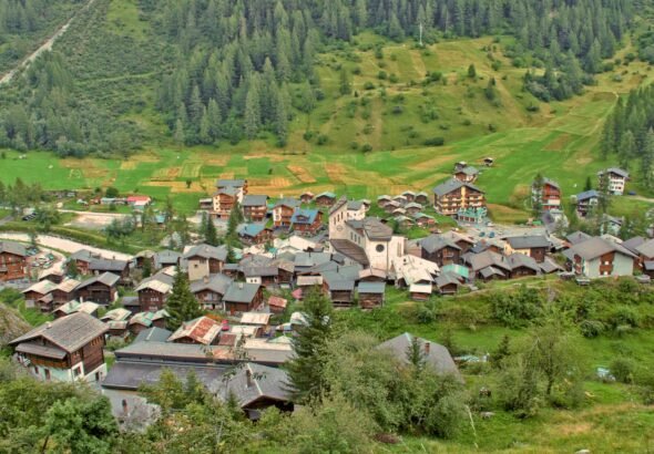 imageye___-_blatten_-komprimiert-wikimedia-commons